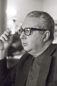 Manuel Guimarães en Nasci com a Trovoada: Autobiografia póstuma de um cineasta