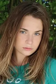 Foto de Marie Mallia como Lucie Lacaze