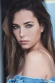 Foto de Mariel Molino como Elena Santos