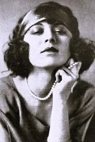 Marilyn Mills en Three Pals