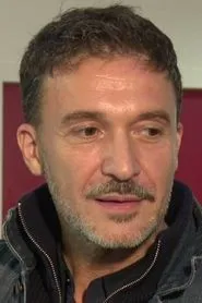 Mario Fanfani en Theo y Hugo, París 5:59