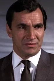 Retrato de Mark Lenard