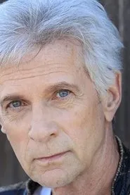 Mark Schneider en The Eve of May