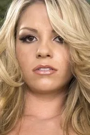 Foto de Marlie Moore interpretando a Katrina en The Da Vinci Coed