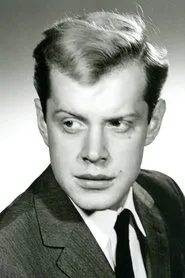 Foto de Mathias Henrikson interpretando a Peter Bark en Sista kontraktet