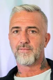 Foto de Matouš Rajmont interpretando a Dany en Veterán