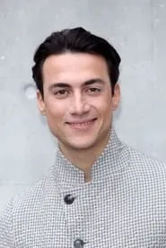 Matteo Paolillo en Famosa
