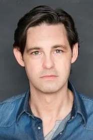 Foto de Matthew Edison interpretando a Kevin en This Time Around