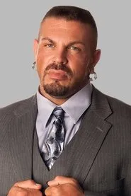 Foto de Matthew Wiese interpretando a Luther Reigns en WWE No Way Out 2005
