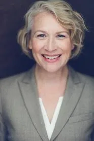 Foto de McKenna Kerrigan interpretando a Andrew's Mom en Llaman a la puerta