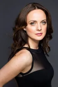 Foto de Melissa Errico interpretando a The Wife en Bury the Evidence