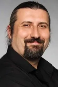 Retrato de Mesut Süre
