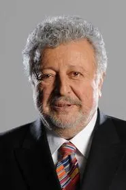Retrato de Metin Akpınar