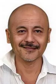 Retrato de Michael Shaowanasai