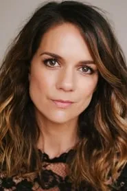 Michala Banas en Teach Me How to Cry