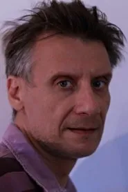 Foto de Miguel Lunardi interpretando a en Mar Inquieto