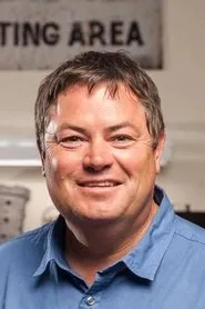 Retrato de Mike Brewer