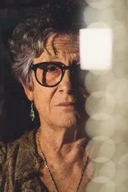 Retrato de Mira Roxo