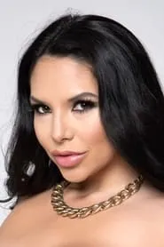 Missy Martinez en Dracula's Sorority Sisters