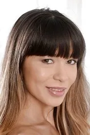 Retrato de Mona Kim