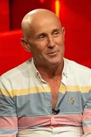Retrato de Mugur Mihăescu