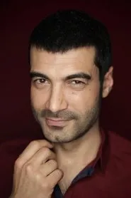 Retrato de Murat Ünalmış