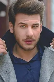 Retrato de Mustafa Mert Koç