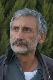 Muzaffer Özdemir en Lejano