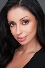 Foto de Mya interpretando a Flora en Lazarus