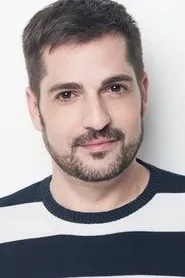 Nacho Casalvaque en Close to His Chest