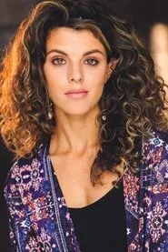 Nadia Borelli en Lacy's Christmas Do-Over