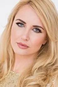 Nancy Sorrell en Painting Birds With Jim And Nancy Moir Christmas Special