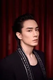 Foto de Nathan Lee interpretando a Brandon Hua en La leyenda de la tumba del dragón