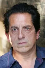 Retrato de Nej Adamson