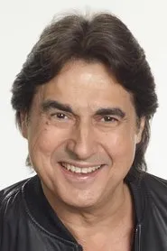 Retrato de Nick Giannopoulos