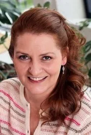 Foto de Nicoline Hummel como Tineke Schilebeeckx