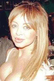 Nikol Brown en Come una crisalide