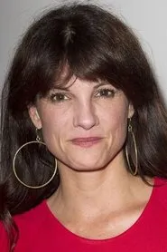 Foto de Niky Wardley como Caroline Flynn,