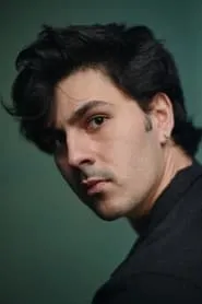Foto de Nil Cardoner interpretando a Víctor en Loco por ella