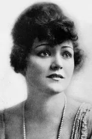 Norma Nichols en How Heroes Are Made