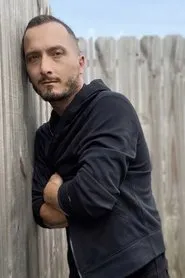 Foto de Obie Bermúdez interpretando a Self en De Puerto Rico para el mundo