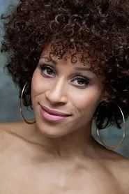 Foto de Oceana Mahlmann interpretando a Victory Acheampong en Die Macht der Frauen