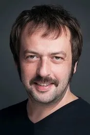Retrato de Okan Yalabık