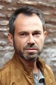 Retrato de Olgun Şimşek