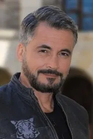 Foto de Olivier Minne como Mathieu Linder
