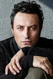 Foto de Onur Saylak como Tekin