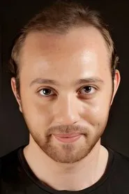 Retrato de Orçun İynemli