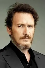 Foto de Osman Sonant como Kerim Adil Sağlam
