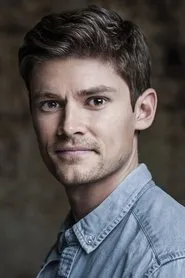 Owen Roth en Masters in Crime