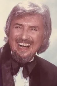 Page Cavanaugh en Jingle, Jangle, Jingle